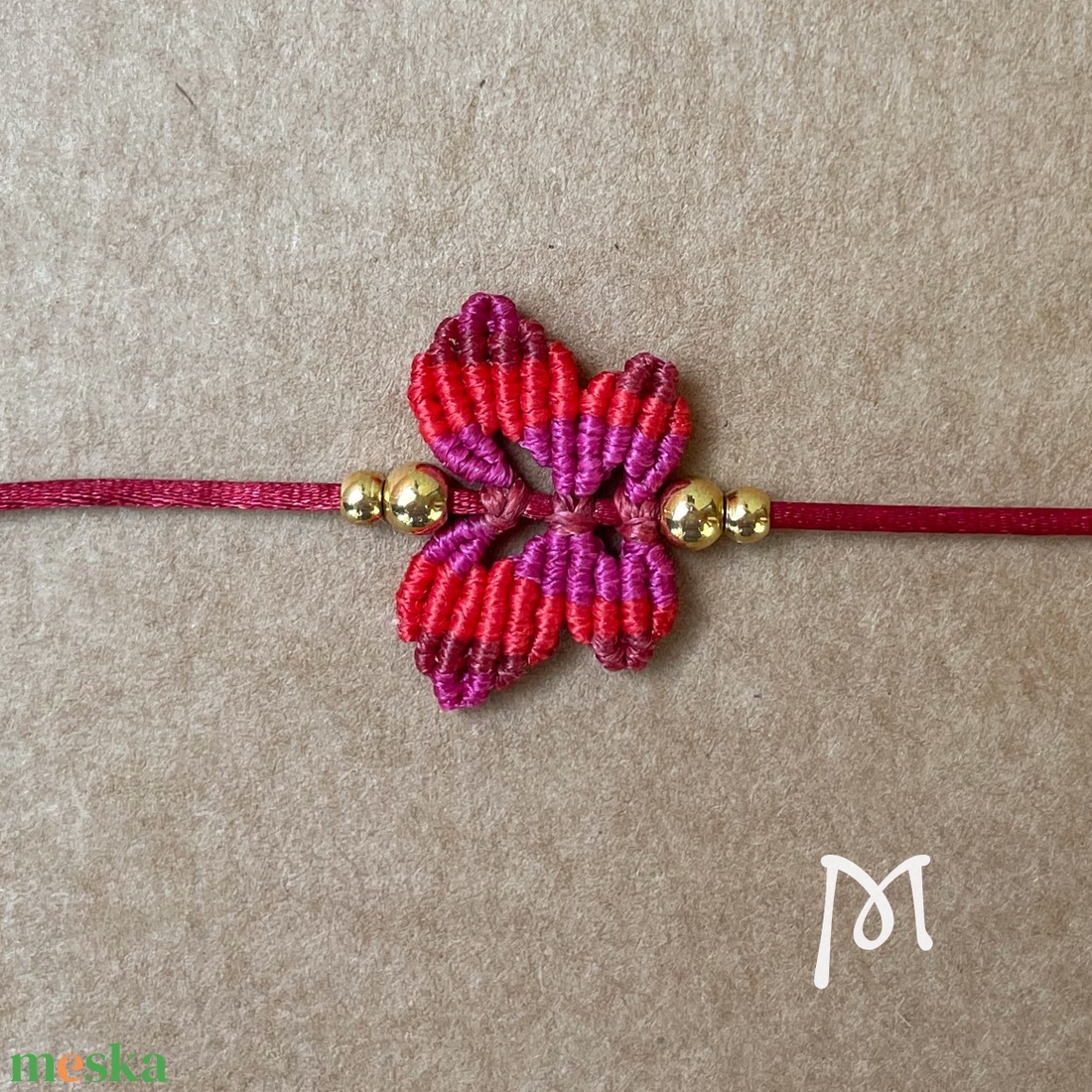 Bordó makramé lepke karkötő - ékszer - karkötő - fonott karkötő - Meska.hu