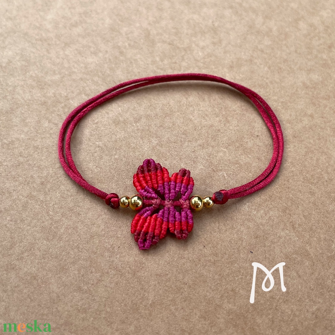 Bordó makramé lepke karkötő - ékszer - karkötő - fonott karkötő - Meska.hu