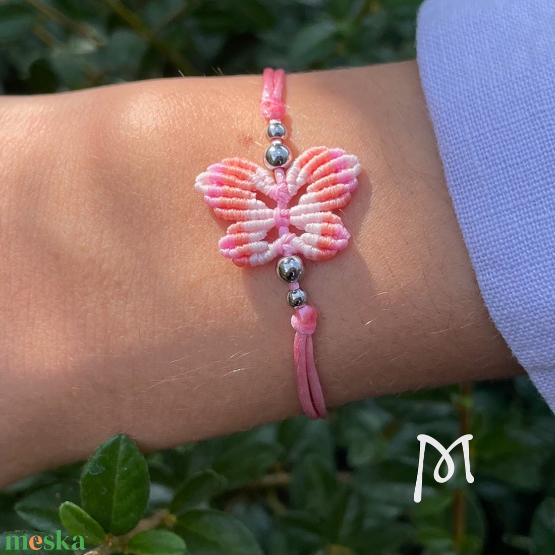 Rózsaszín makramé lepke karkötő - ékszer - karkötő - fonott karkötő - Meska.hu