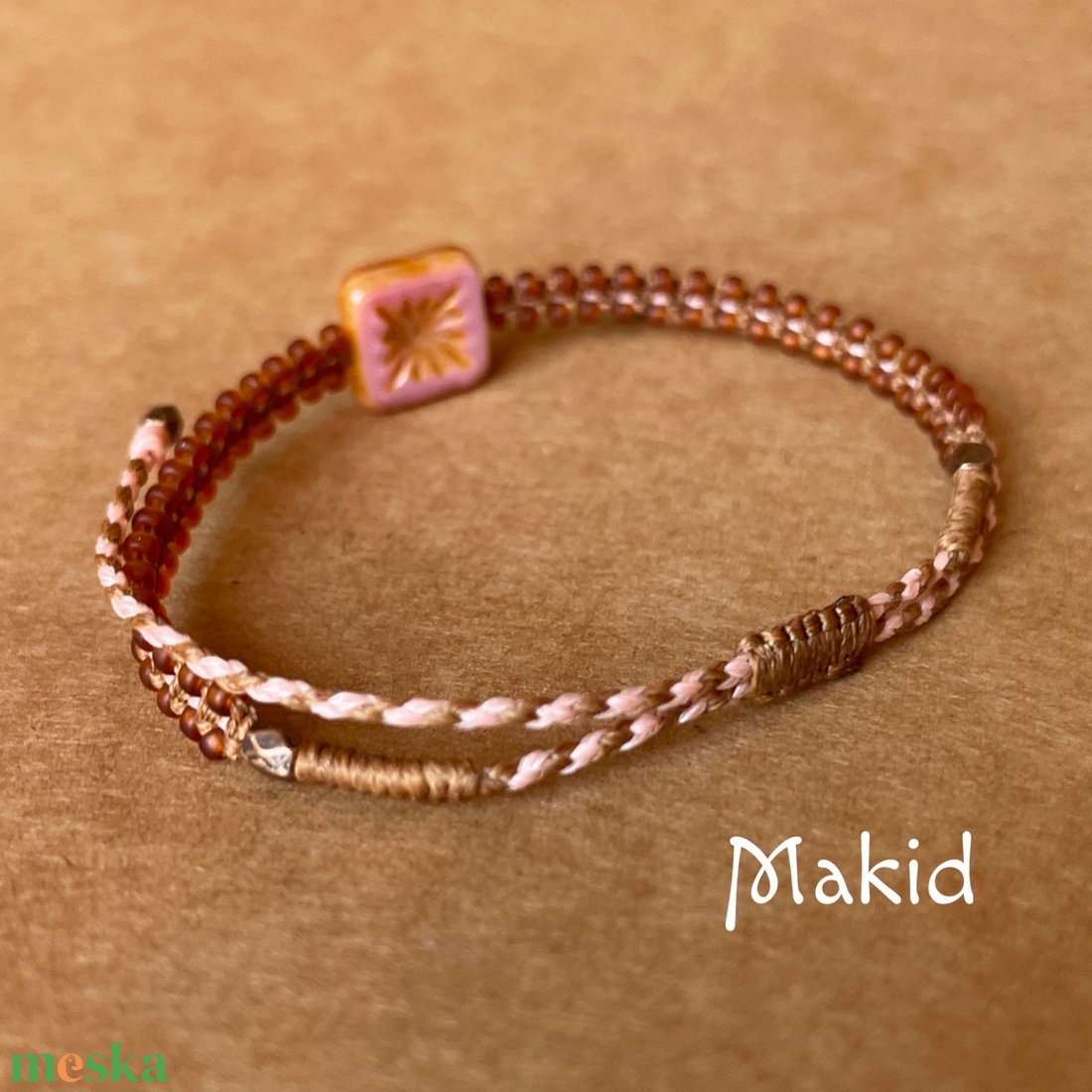 Antik üveggyöngy karkötő - ékszer - karkötő - karkötő medállal - Meska.hu