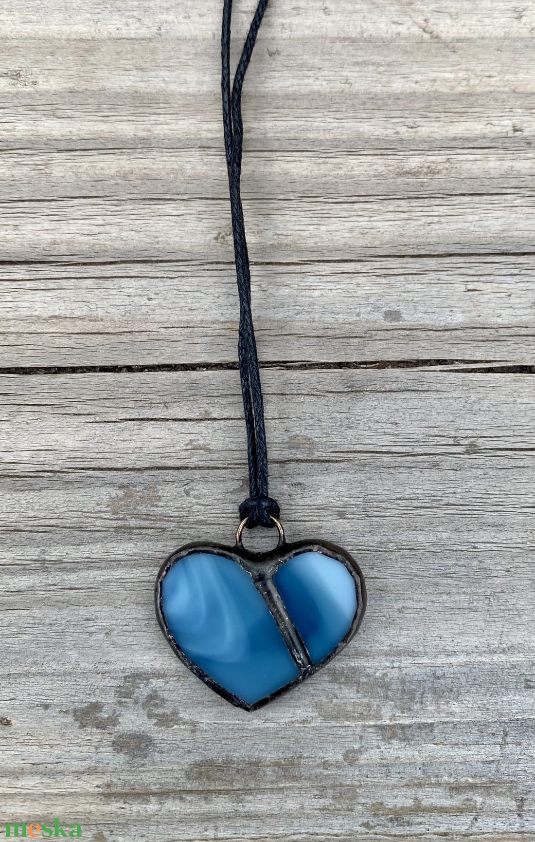 Kék-fehér ólomüveg szív medál Valentin-napra, születésnapra vagy csak úgy - ékszer - nyaklánc - medál - Meska.hu Kék-fehér ólomüveg szív medál Valentin-napra, születésnapra vagy csak úgy - ékszer - nyaklánc - medál - Meska.hu