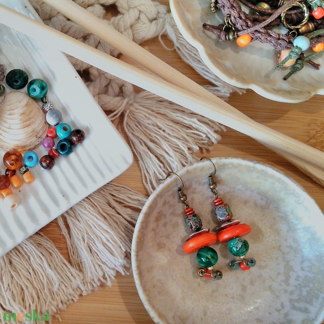 Frida's Red and Green fülbevaló  - ékszer - fülbevaló - lógó fülbevaló - Meska.hu