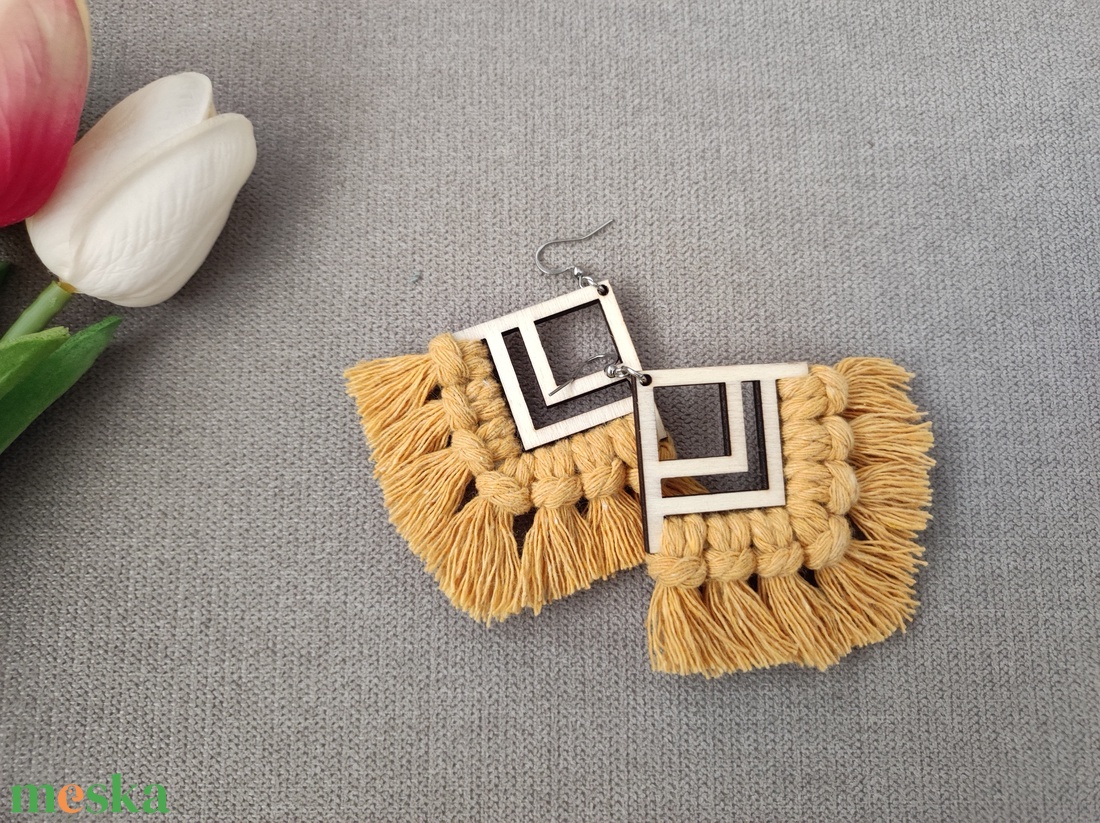 Mustársárga makramé fülbevaló - ékszer - fülbevaló - lógó fülbevaló - Meska.hu