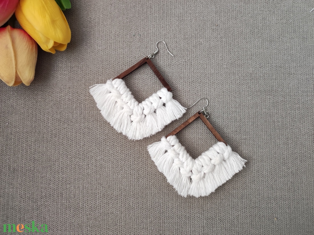 Makramé kocka fülbevaló - ékszer - fülbevaló - lógó fülbevaló - Meska.hu