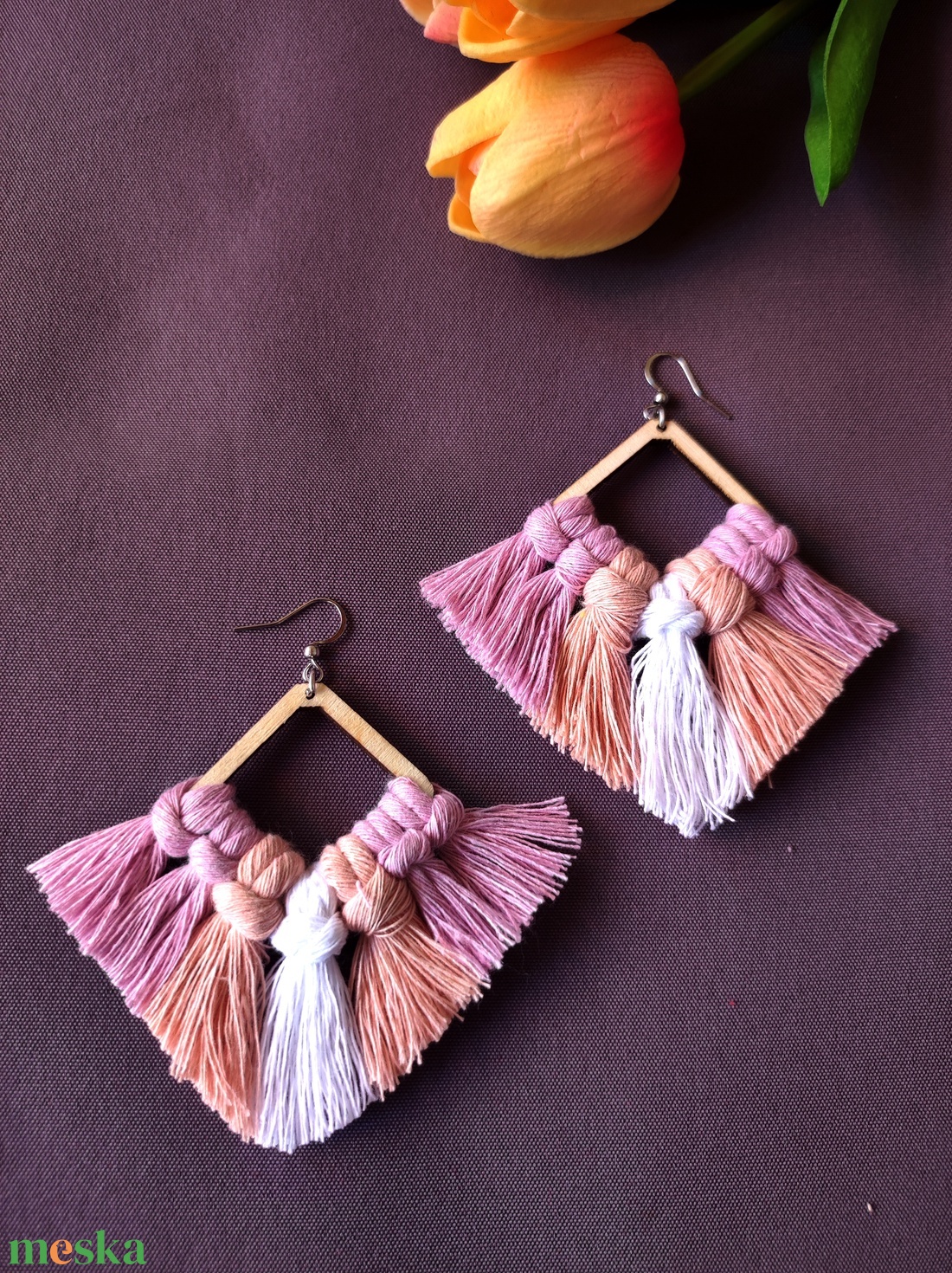 Kocka alakú makramé fülbevaló több színben - ékszer - fülbevaló - lógó fülbevaló - Meska.hu