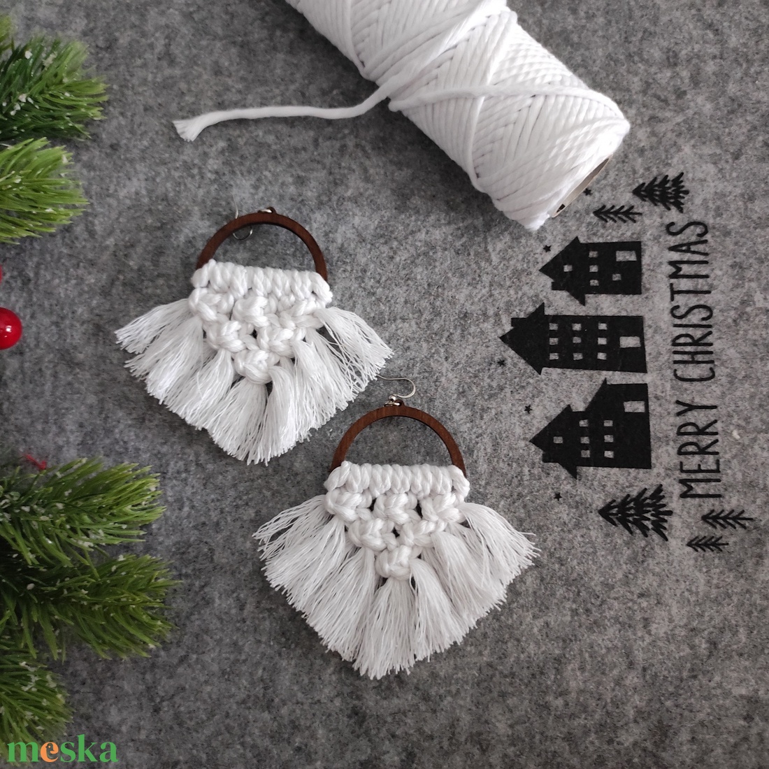 Makramé fülbevaló hófehét - ékszer - fülbevaló - lógó fülbevaló - Meska.hu