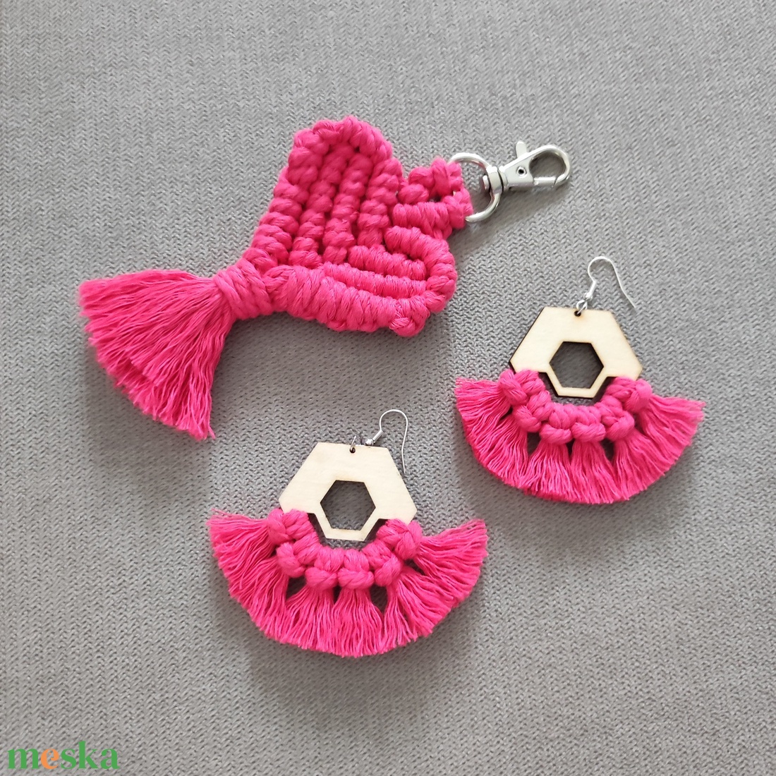 Pink fülbevaló - ékszer - fülbevaló - lógó fülbevaló - Meska.hu Pink fülbevaló - ékszer - fülbevaló - lógó fülbevaló - Meska.hu