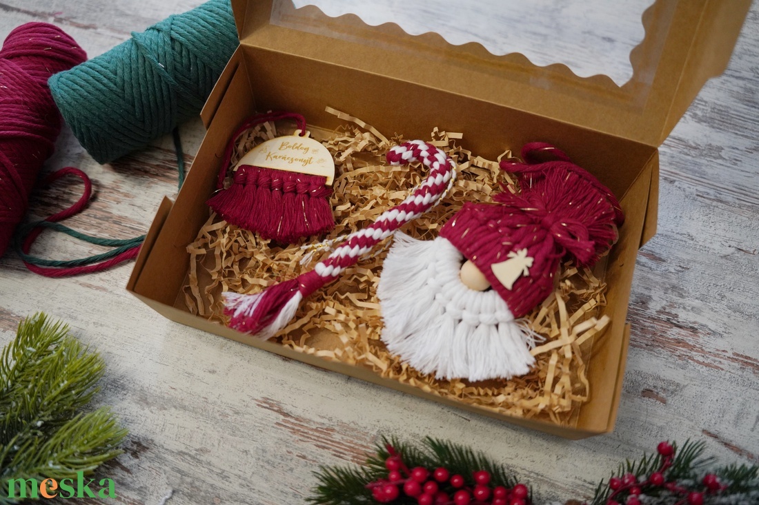 Makramé karácsonyi szett - karácsony - karácsonyi lakásdekoráció - karácsonyfadíszek - Meska.hu