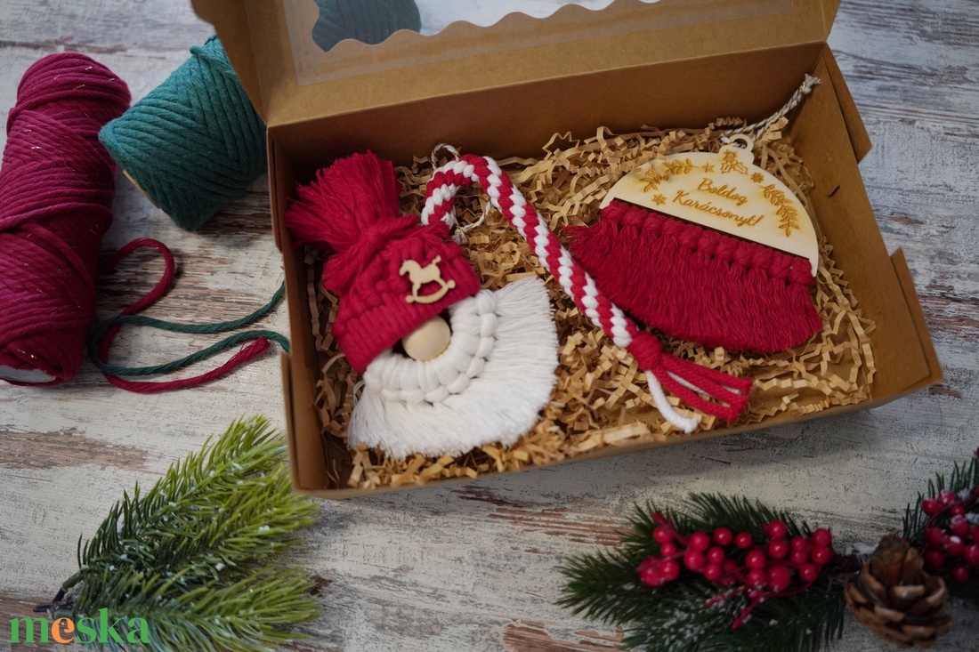 Makramé karácsonyi szett - karácsony - karácsonyi lakásdekoráció - karácsonyfadíszek - Meska.hu