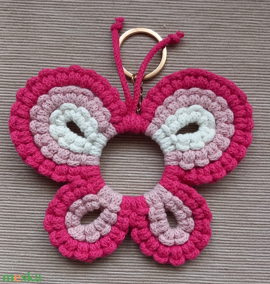 Makramé pillangó táskadísz - táska & tok - kulcstartó & táskadísz - táskadísz - Meska.hu