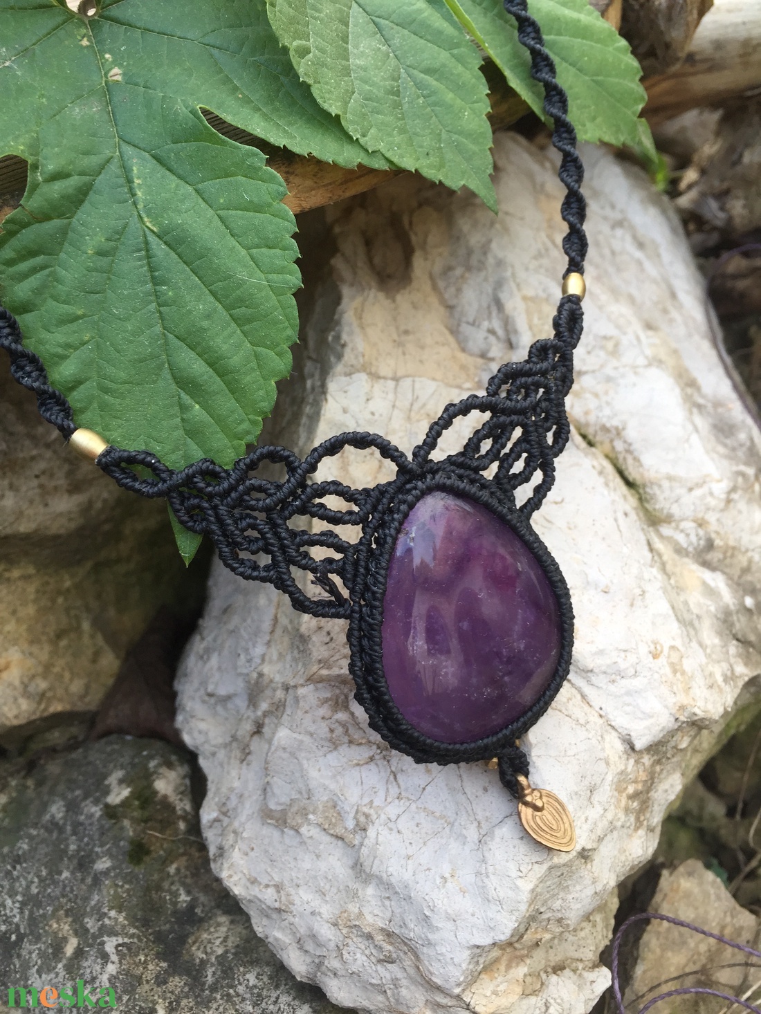 Ametiszt köves  makramé nyaklánc elegáns fekete makraméval. Gyógyitó kristály nyakék. Fekete makramé nyaklánc.  - ékszer - ékszerszett - Meska.hu