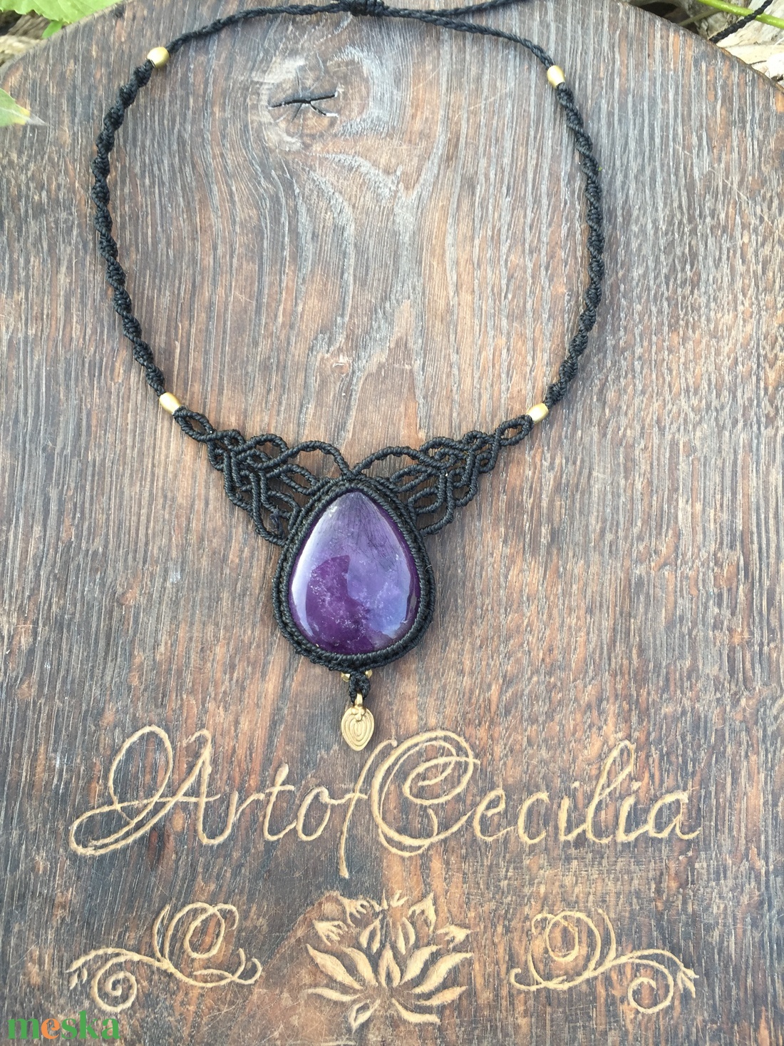 Ametiszt köves  makramé nyaklánc elegáns fekete makraméval. Gyógyitó kristály nyakék. Fekete makramé nyaklánc.  - ékszer - ékszerszett - Meska.hu