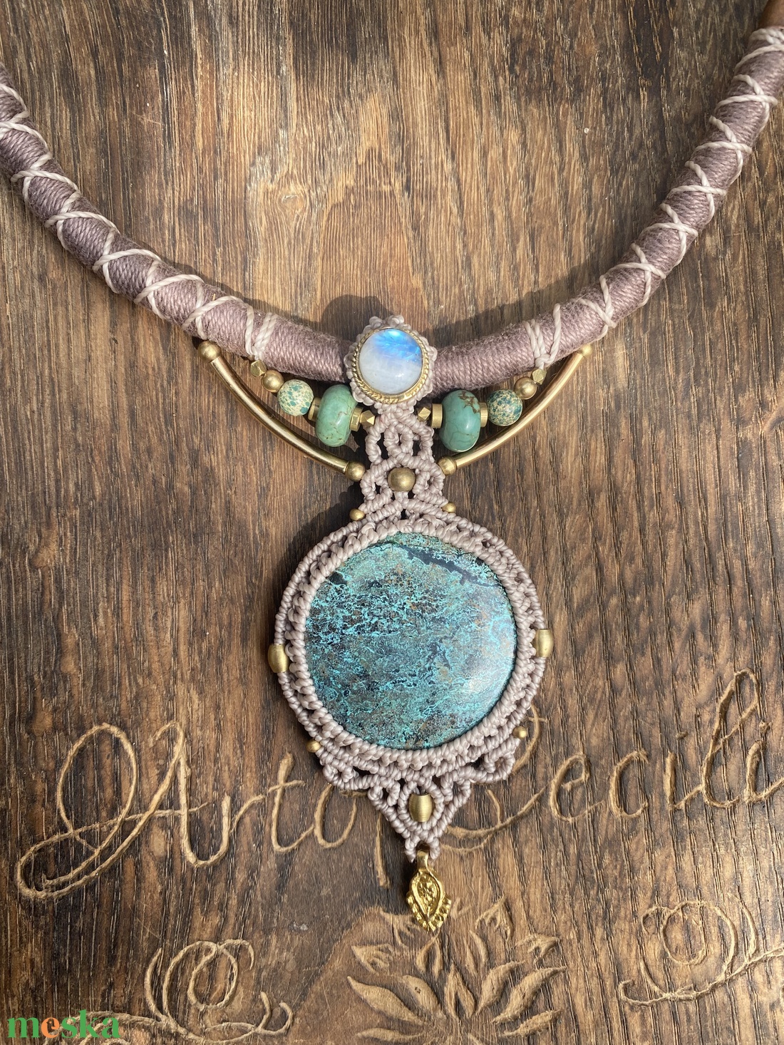 Hatalmas Azurit köves makramé medál. Türkiz Köves Tribal nyaklánc.  - ruha & divat - hajdísz & hajcsat - hajdísz - Meska.hu