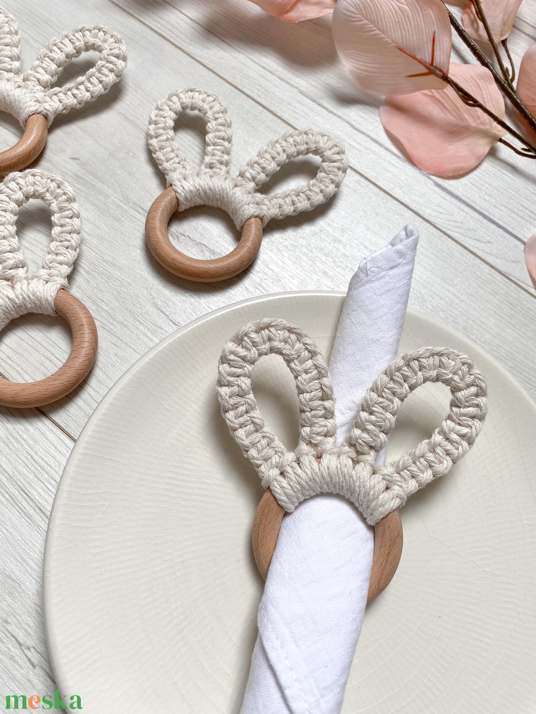 Makramé húsvéti nyuszifül szalvétagyűrű/dekoráció (4 db) - otthon & életmód - konyhafelszerelés, tálalás - tálalás - szalvétatartó, szalvétagyűrű - Meska.hu