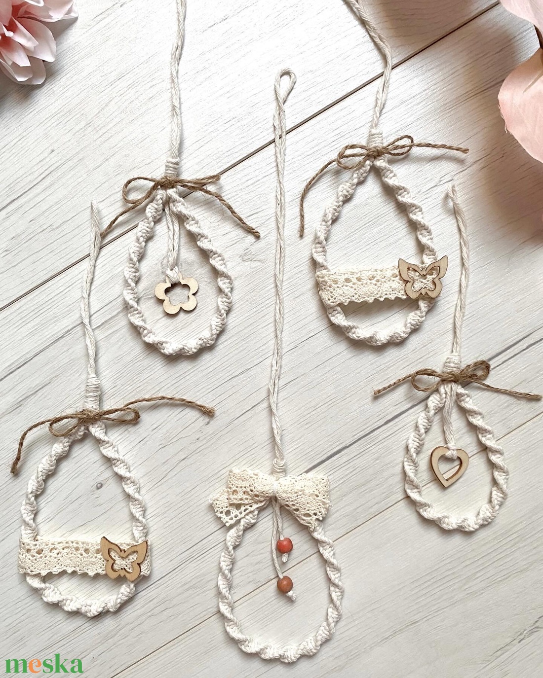 Makramé húsvéti díszek - otthon & életmód - dekoráció - fali és függő dekoráció - függődísz - Meska.hu