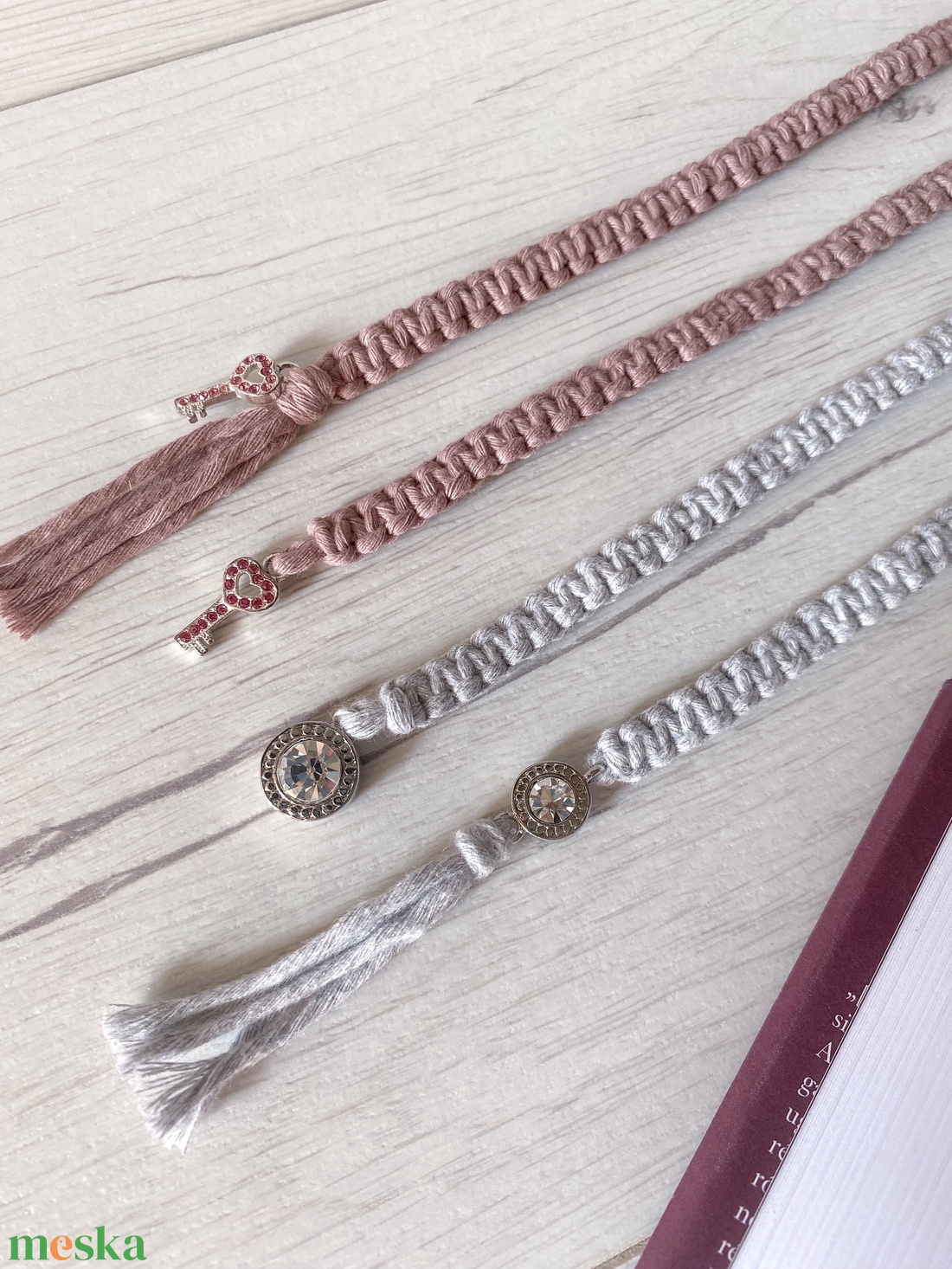 Makramé vékony könyvjelző - könyv & zene - könyvjelző - Meska.hu