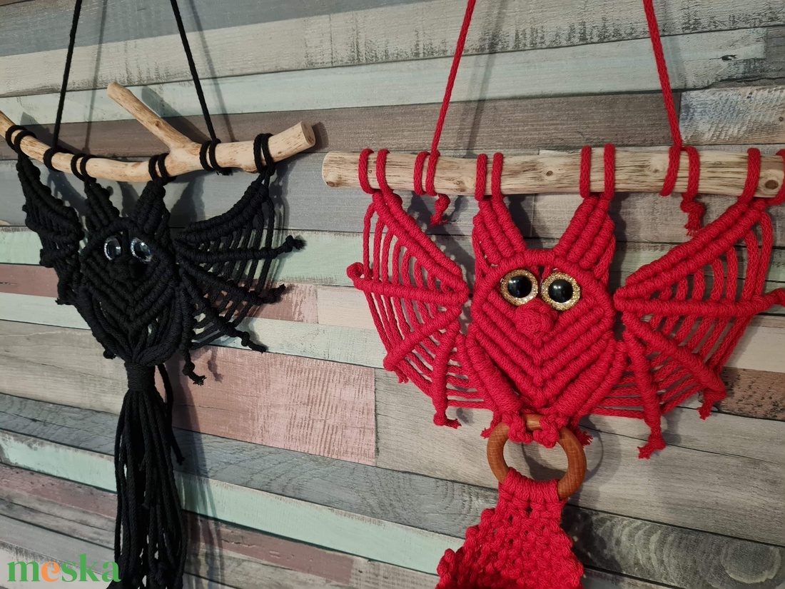 Makramé denevér Halloween dekoráció - otthon & életmód - dekoráció - halloween - halloweeni figurák - Meska.hu