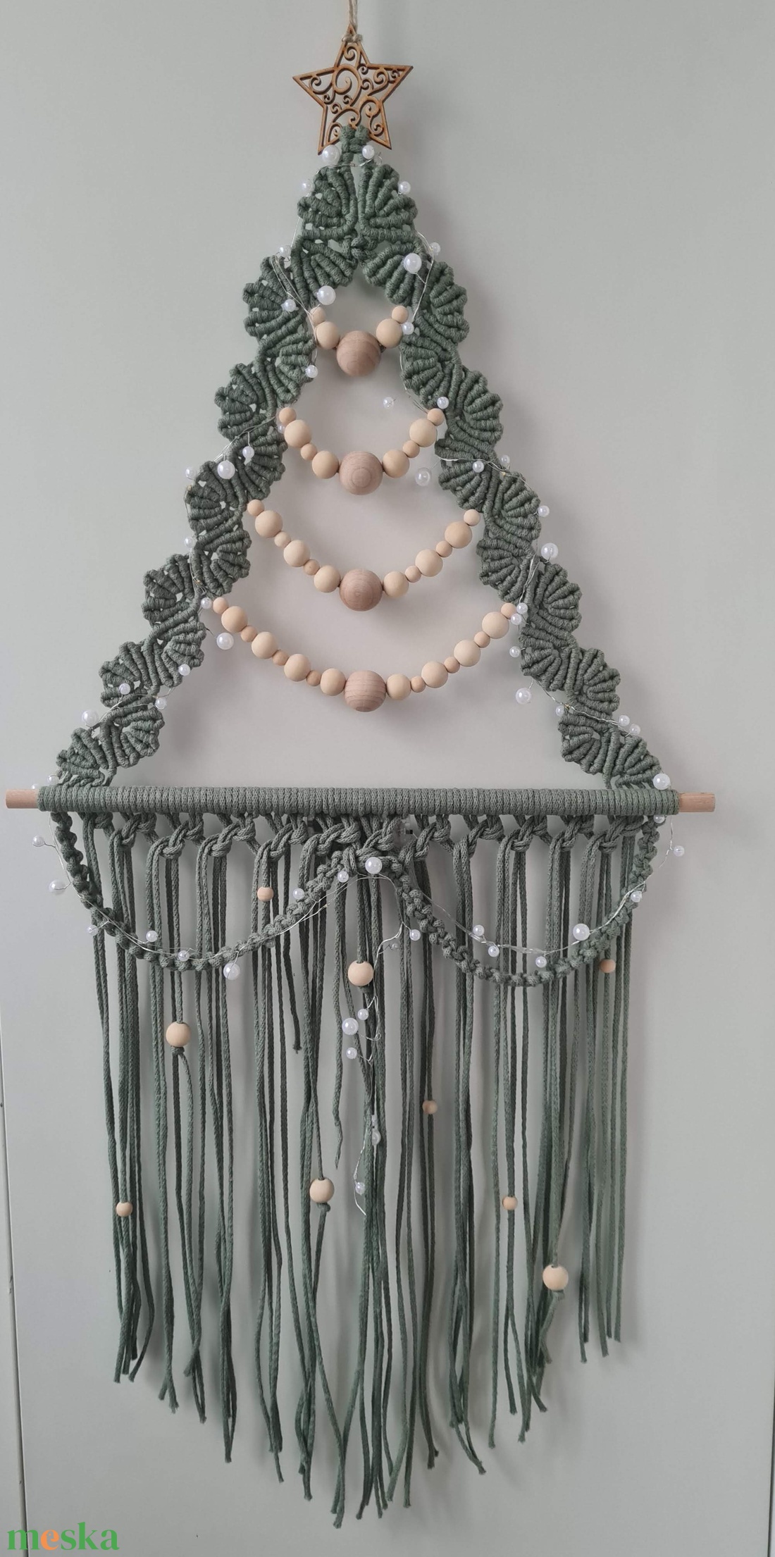 Makramé karácsonyfa fénnyel - karácsony - karácsonyi lakásdekoráció - karácsonyi fénydekoráció - Meska.hu