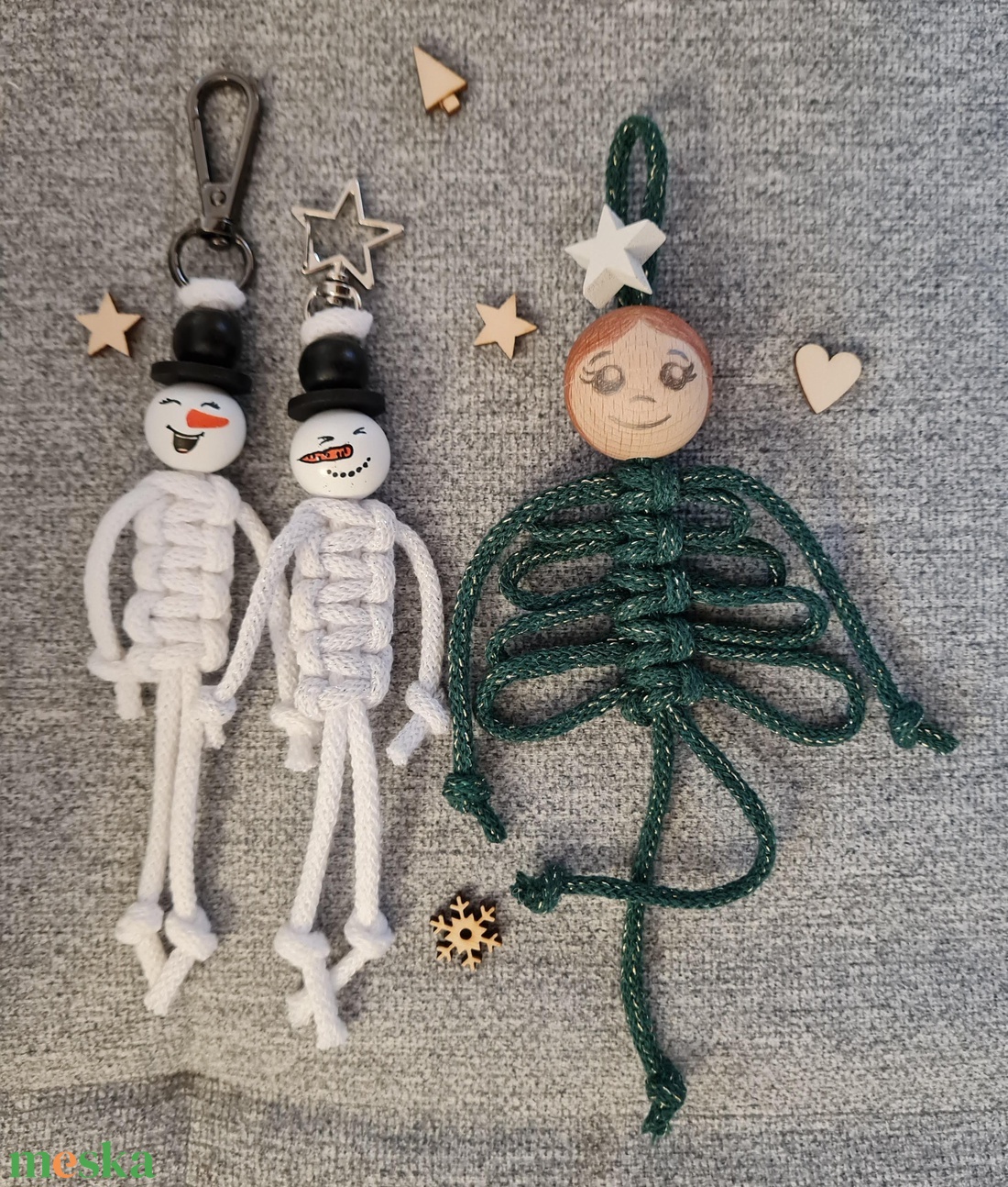 Makramé hóemberes, karácsonyfás kulcstartó, táskadísz - táska & tok - kulcstartó & táskadísz - kulcstartó - Meska.hu