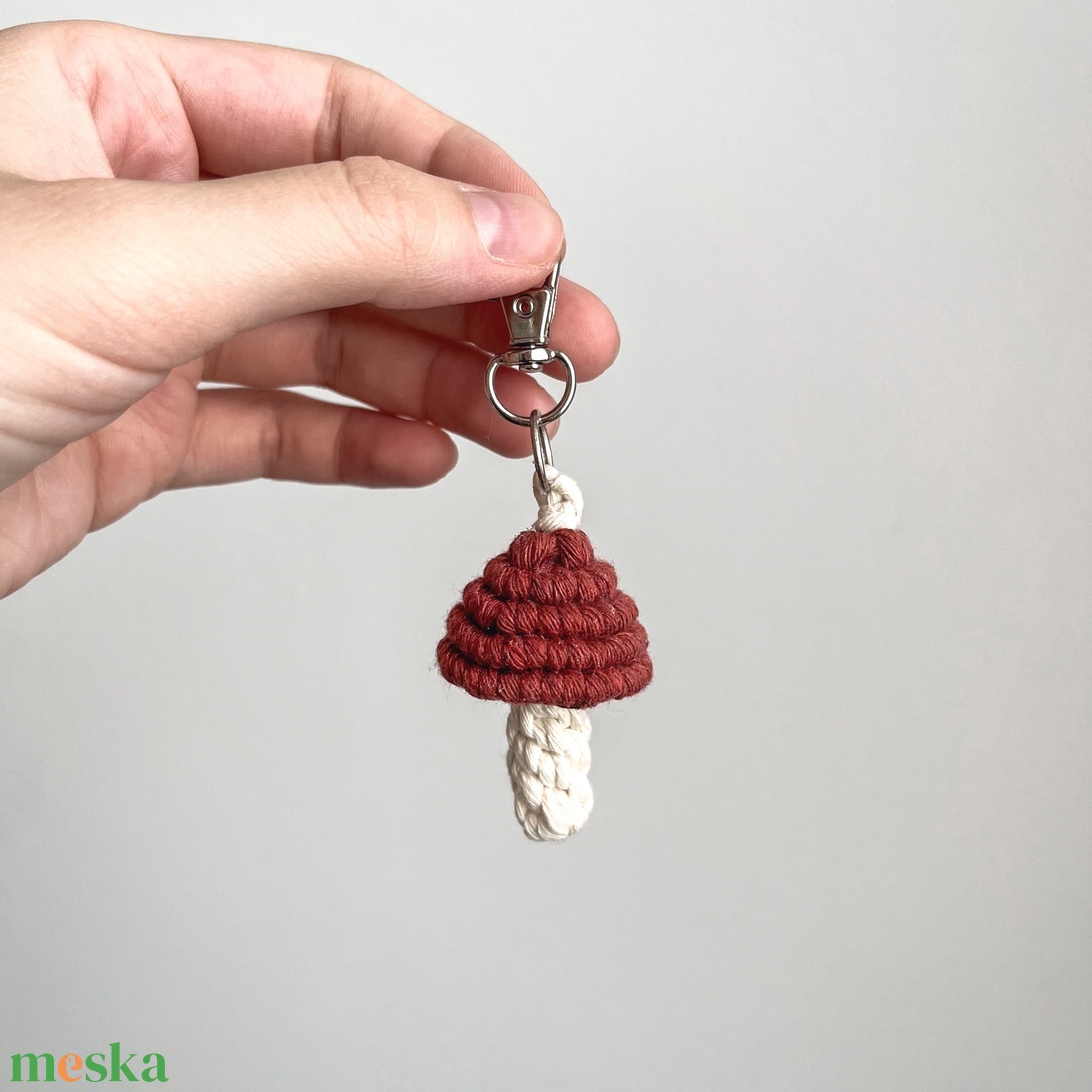 Mini makramé gomba kulcstartó, táskadísz - piros vagy sárga színben - táska & tok - kulcstartó & táskadísz - kulcstartó - Meska.hu Mini makramé gomba kulcstartó, táskadísz - piros vagy sárga színben - táska & tok - kulcstartó & táskadísz - kulcstartó - Meska.hu