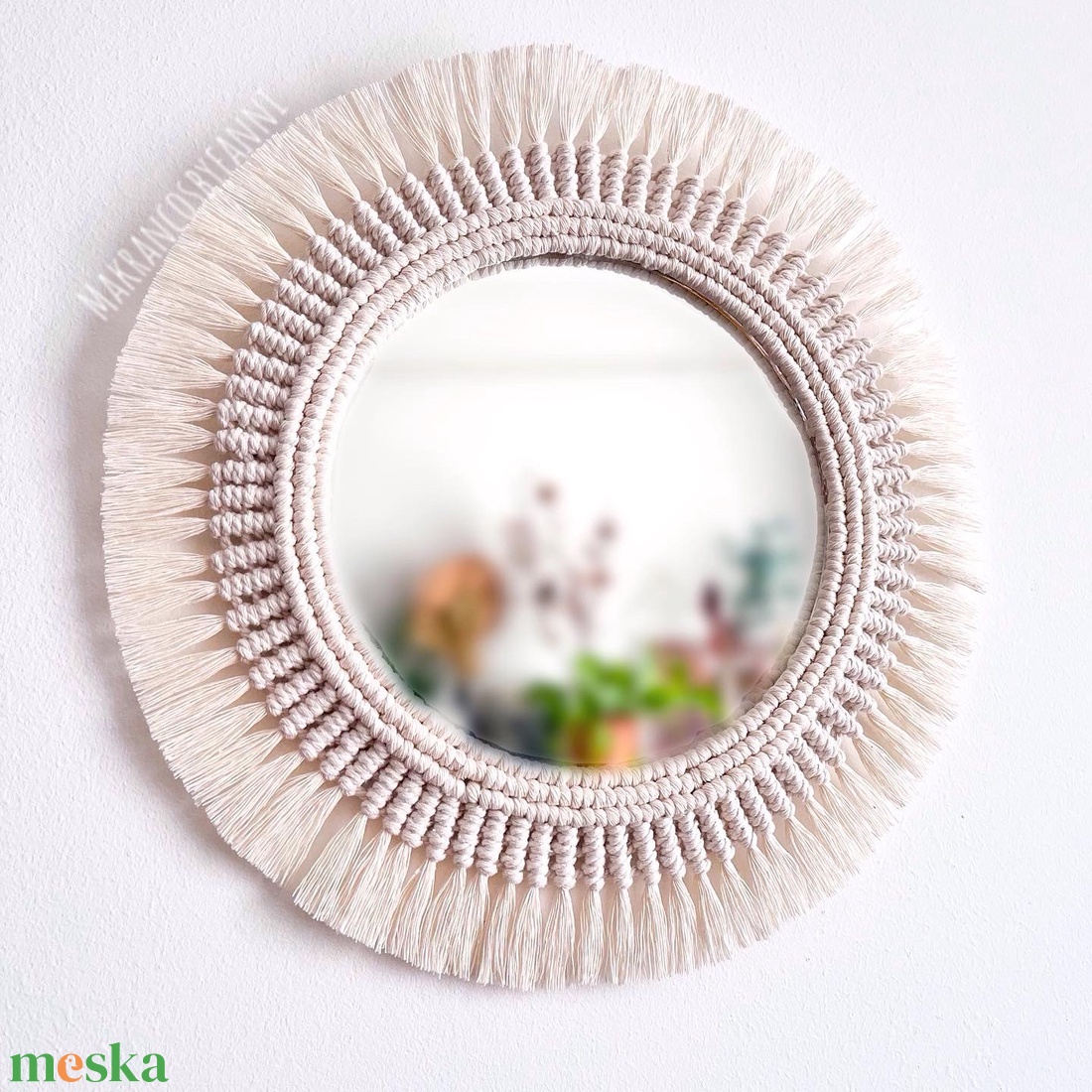 Modern makramé mandala tükör - Natúr fehér színű pamut fonalból készült falidísz - otthon & életmód - dekoráció - tükör - Meska.hu Modern makramé mandala tükör - Natúr fehér színű pamut fonalból készült falidísz - otthon & életmód - dekoráció - tükör - Meska.hu