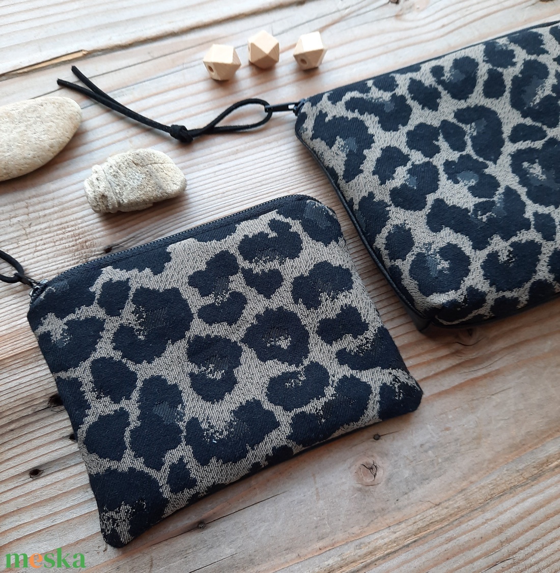 Női neszesszer és pénztárca - leopárdmintás textil és vegán bőr - táska & tok - pénztárca & más tok - aprópénztartó - Meska.hu