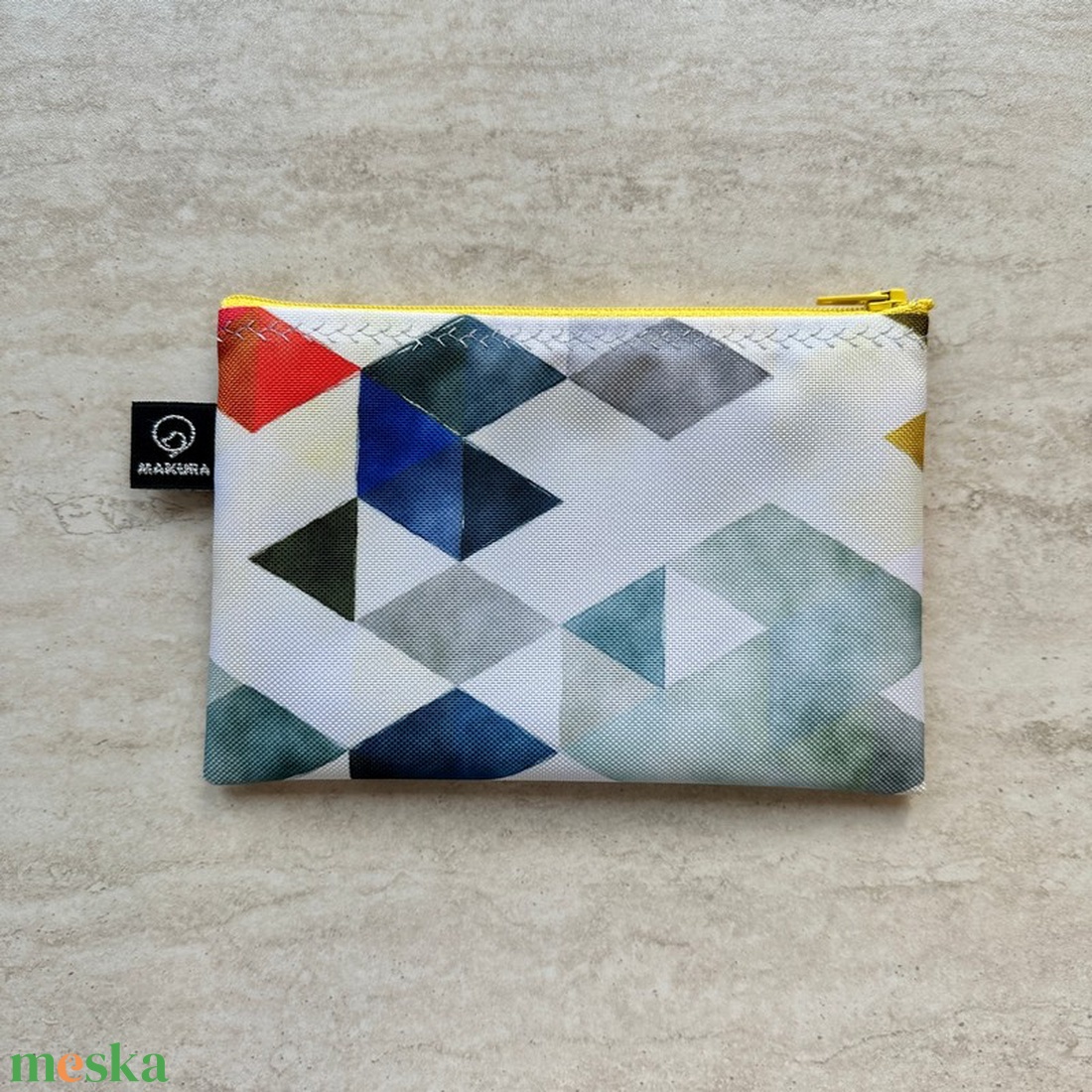 Háromszög Mintás Vízálló Neszesszer Sárga Kék - táska & tok - neszesszer - Meska.hu