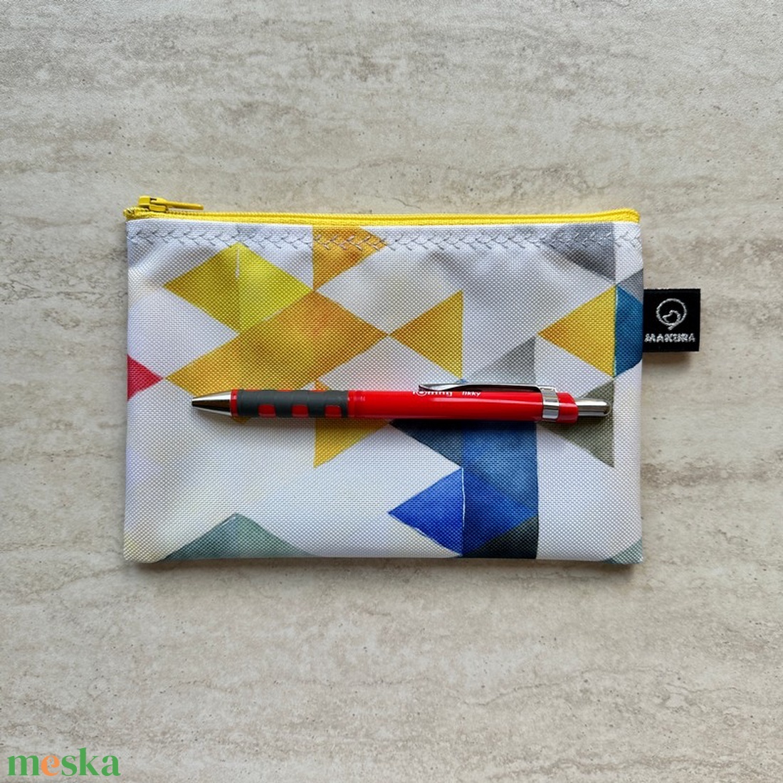 Háromszög Mintás Vízálló Neszesszer Sárga Kék - táska & tok - neszesszer - Meska.hu