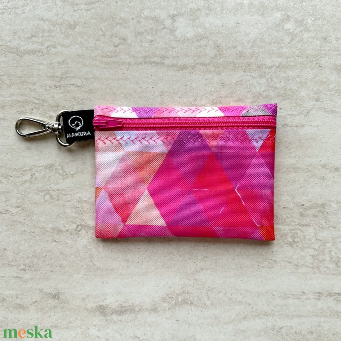 Karabineres Vízálló Mini Neszesszer Pink Háromszögek - táska & tok - neszesszer - Meska.hu Karabineres Vízálló Mini Neszesszer Pink Háromszögek - táska & tok - neszesszer - Meska.hu