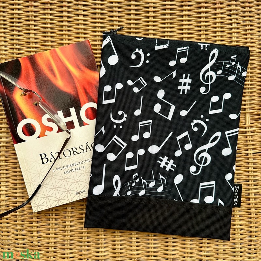 Cipzáras Könyvtok Neszesszer Hangjegy - könyv & zene - könyvtok - Meska.hu Cipzáras Könyvtok Neszesszer Hangjegy - könyv & zene - könyvtok - Meska.hu