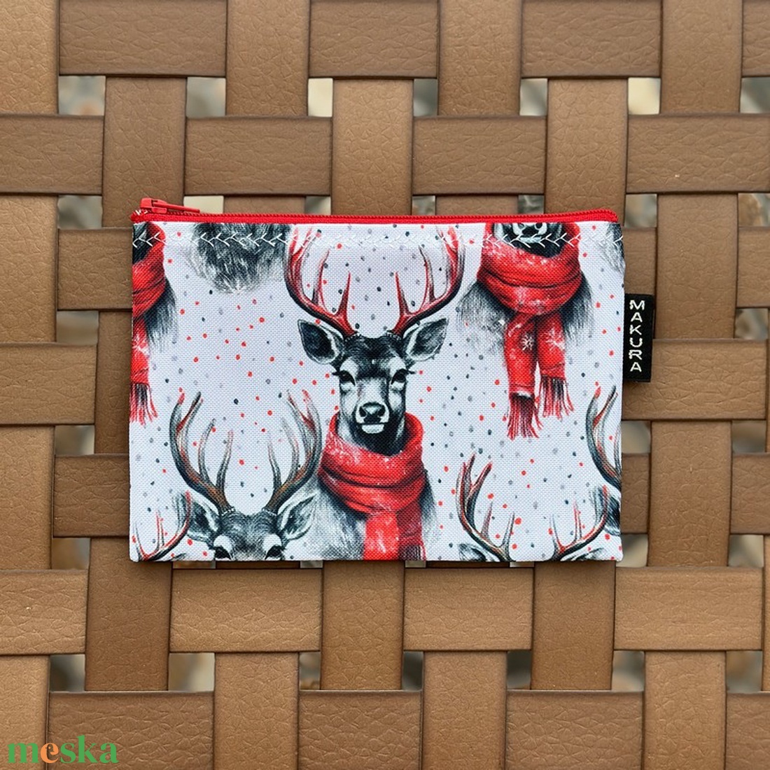 Vízálló Neszesszer Szarvas Piros Sálban - táska & tok - neszesszer - Meska.hu Vízálló Neszesszer Szarvas Piros Sálban - táska & tok - neszesszer - Meska.hu