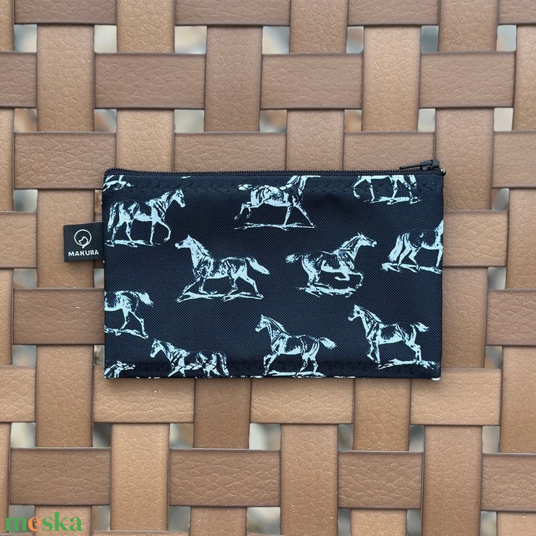 Vízálló Neszesszer Rajzolt Lovak - táska & tok - neszesszer - Meska.hu Vízálló Neszesszer Rajzolt Lovak - táska & tok - neszesszer - Meska.hu