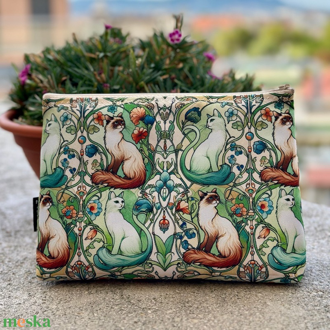 Nagyméretű Vízálló Neszesszer Szecessziós Cicák - táska & tok - neszesszer - Meska.hu