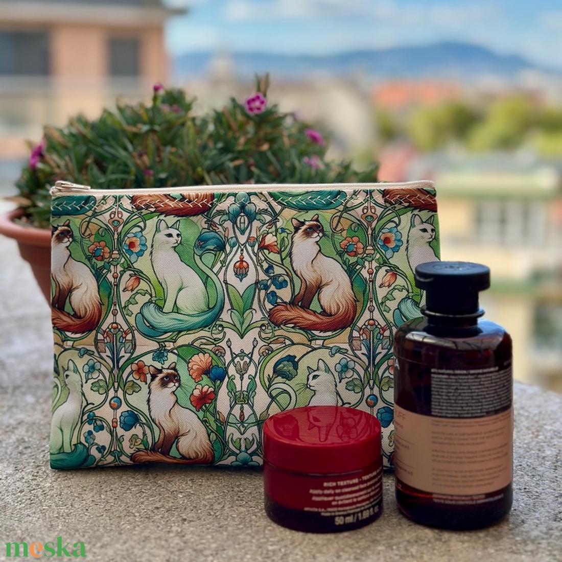 Nagyméretű Vízálló Neszesszer Szecessziós Cicák - táska & tok - neszesszer - Meska.hu