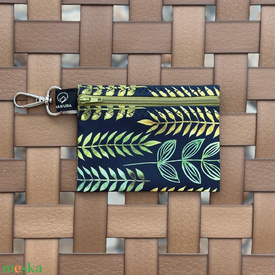 Karabineres Vízálló Mini Neszesszer Zöld Levelek - táska & tok - neszesszer - Meska.hu