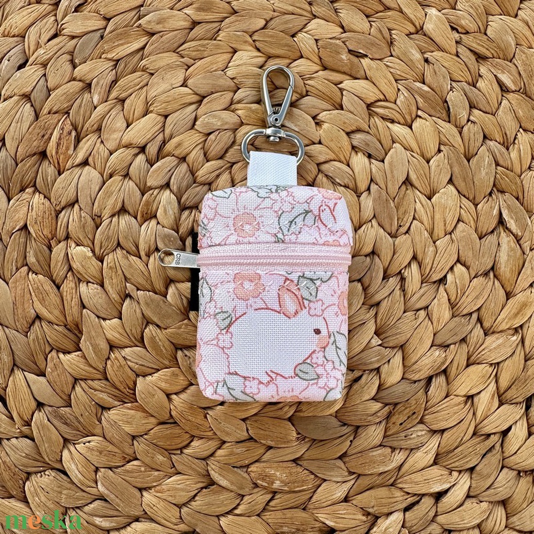 Fülhallgató Méretű Karabineres Mini Neszesszer Nyuszi - táska & tok - pénztárca & más tok - fülhallgató tok  - Meska.hu