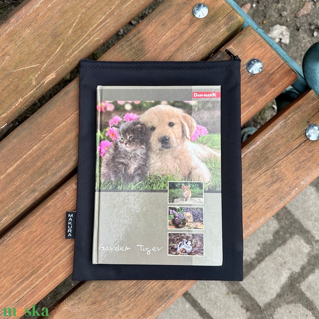 Cipzáras Könyvtok Neszesszer Bogarak Virágokkal - könyv & zene - könyvtok - Meska.hu