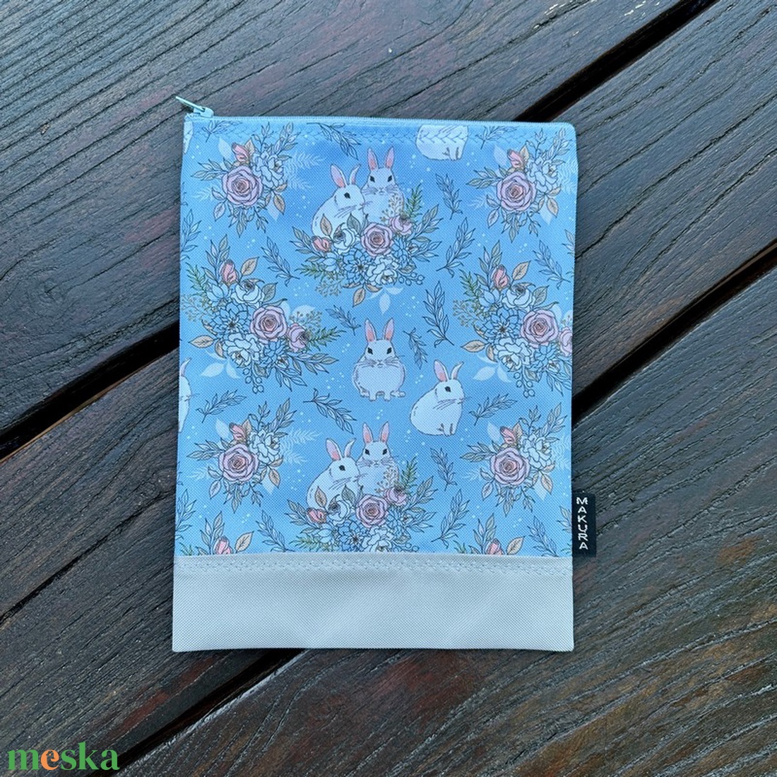 Cipzáras Könyvtok Neszesszer Kék Nyuszis - könyv & zene - könyvtok - Meska.hu