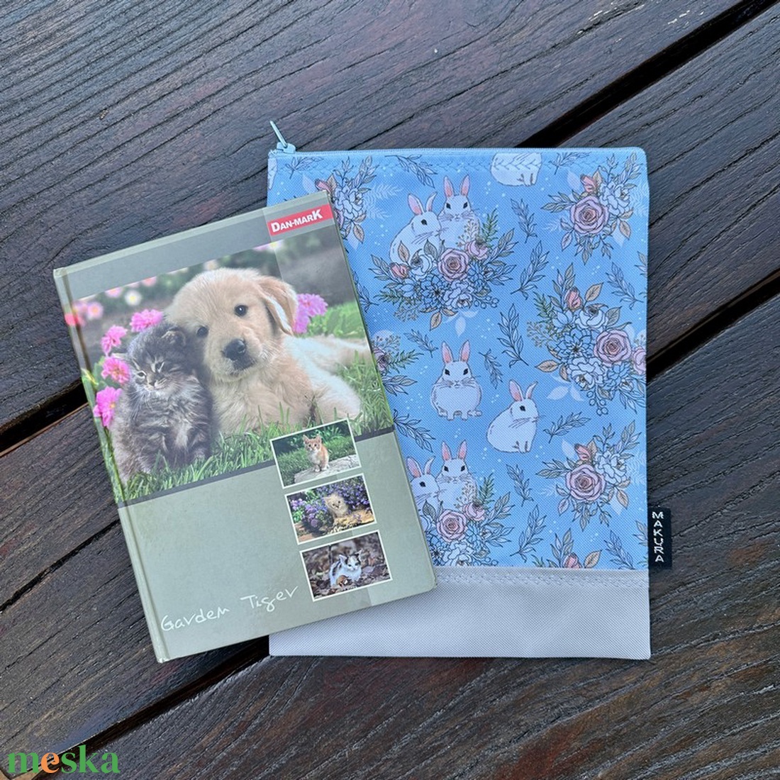 Cipzáras Könyvtok Neszesszer Kék Nyuszis - könyv & zene - könyvtok - Meska.hu