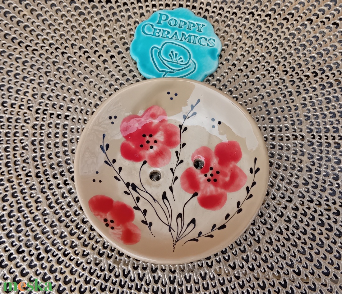 Piros virág mintás kerámia szappantartó, bézs - otthon & életmód - fürdőszoba - szappantartó - Meska.hu