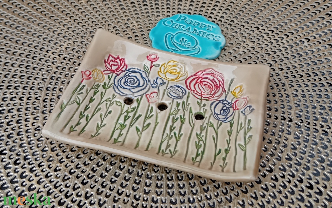 Virágos rét mintás kerámia szappantartó, bézs - otthon & életmód - fürdőszoba - szappantartó - Meska.hu