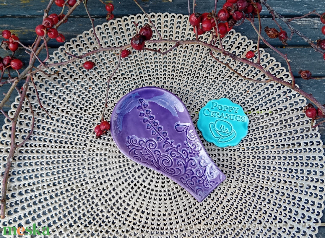 Virág és madárka mintás kerámia fakanáltartó, lila - otthon & életmód - konyhafelszerelés, tálalás - sütés, főzés - fakanál & fakanáltartó - Meska.hu