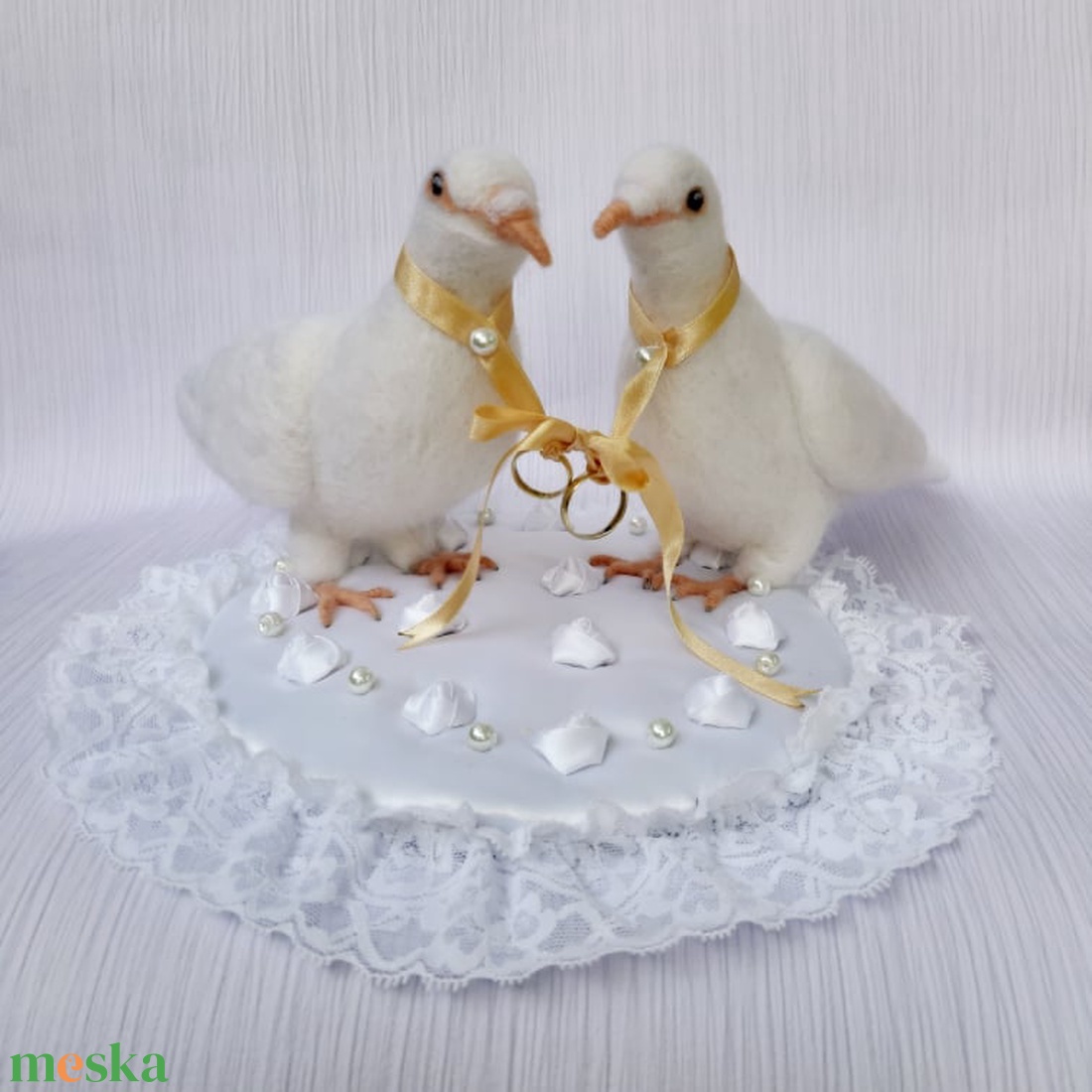 Tűnemezelt esküvői galambok - esküvő - kiegészítők - gyűrűtartó & gyűrűpárna - Meska.hu