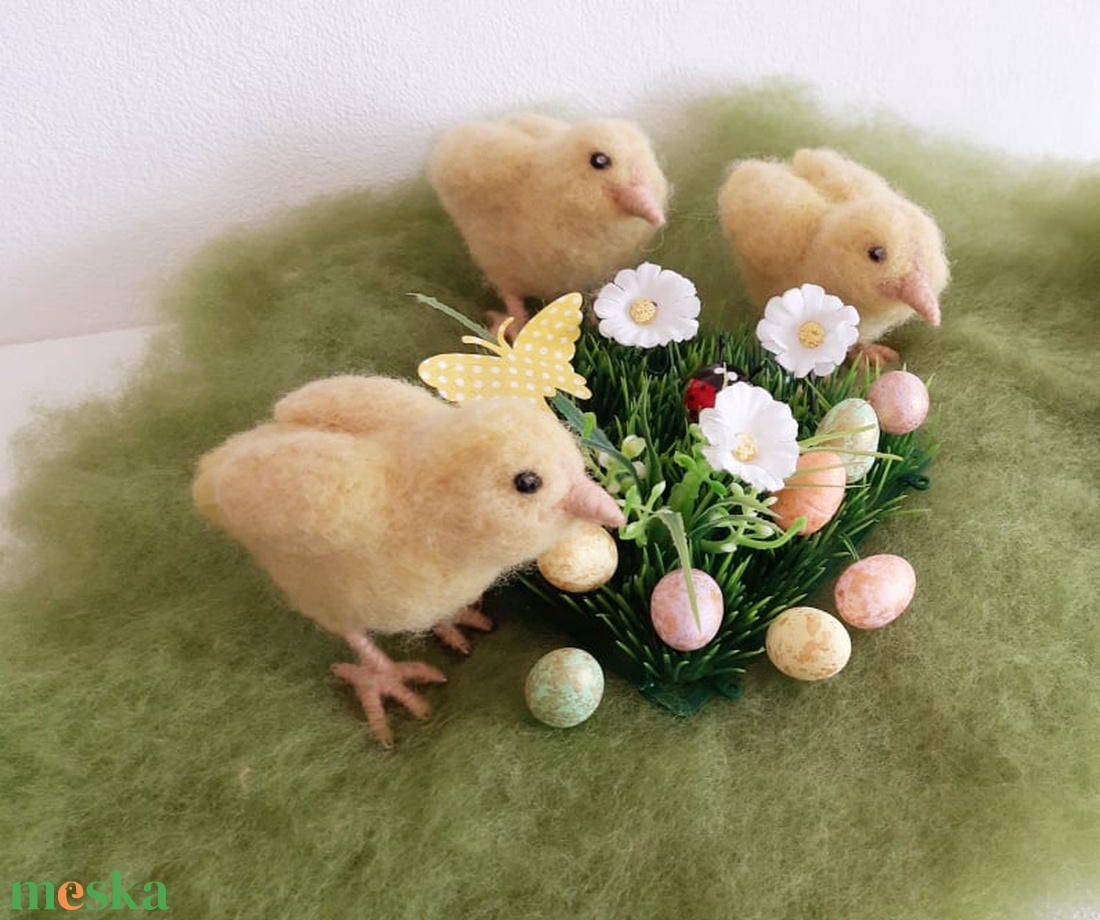 Húsvéti csibe, dekoráció Húsvét alkalmára - otthon & életmód - dekoráció - asztal és polc dekoráció - asztaldísz - Meska.hu