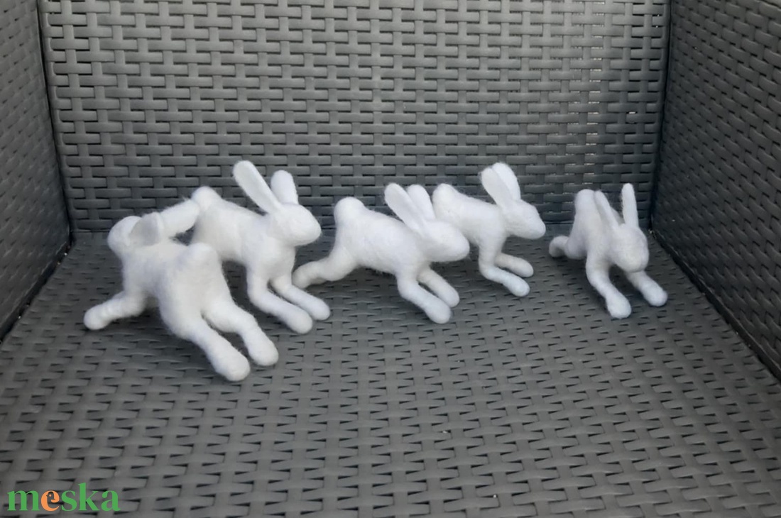 Tűnemezelt fehér nyuszi figurák - otthon & életmód - dekoráció - dísztárgy - Meska.hu Tűnemezelt fehér nyuszi figurák - otthon & életmód - dekoráció - dísztárgy - Meska.hu