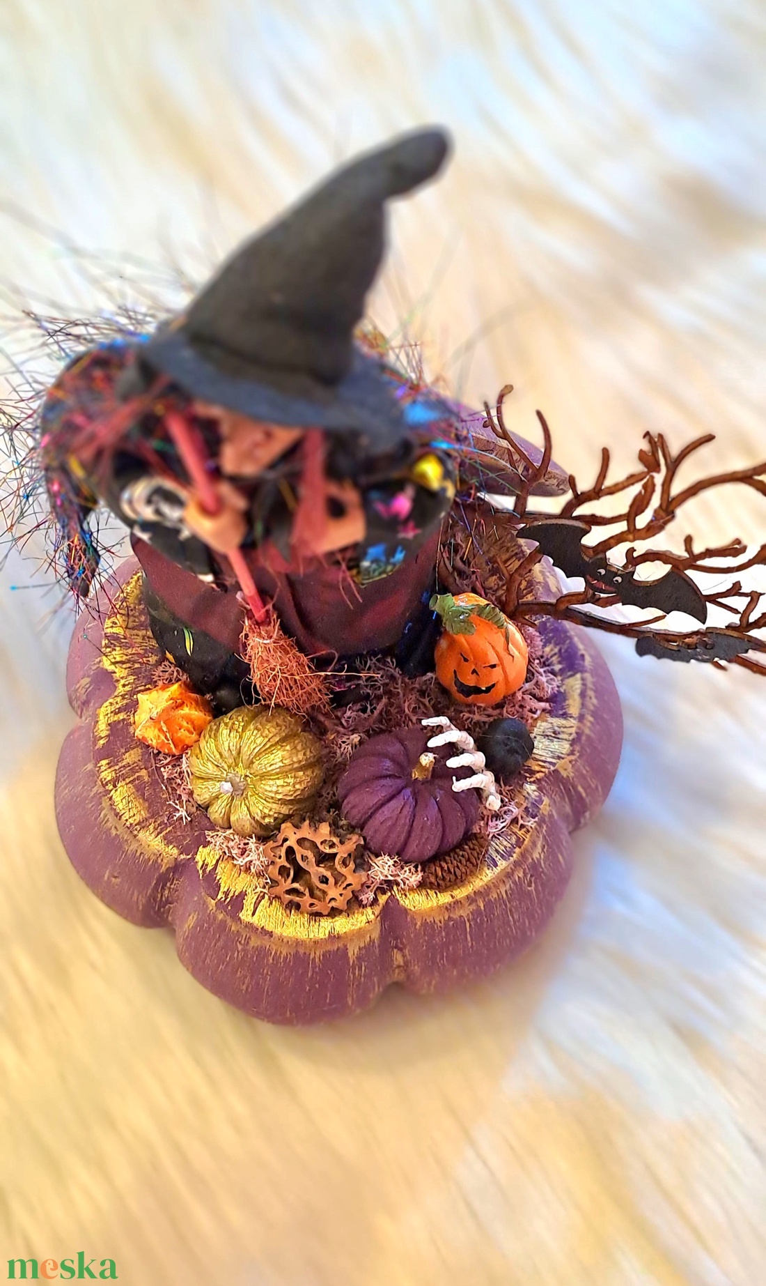 Boszorkányos Halloween Dekoráció � Egyedi Faragott Hatású Lila Tökdíszben - otthon & életmód - dekoráció - halloween - halloweeni asztaldísz - Meska.hu