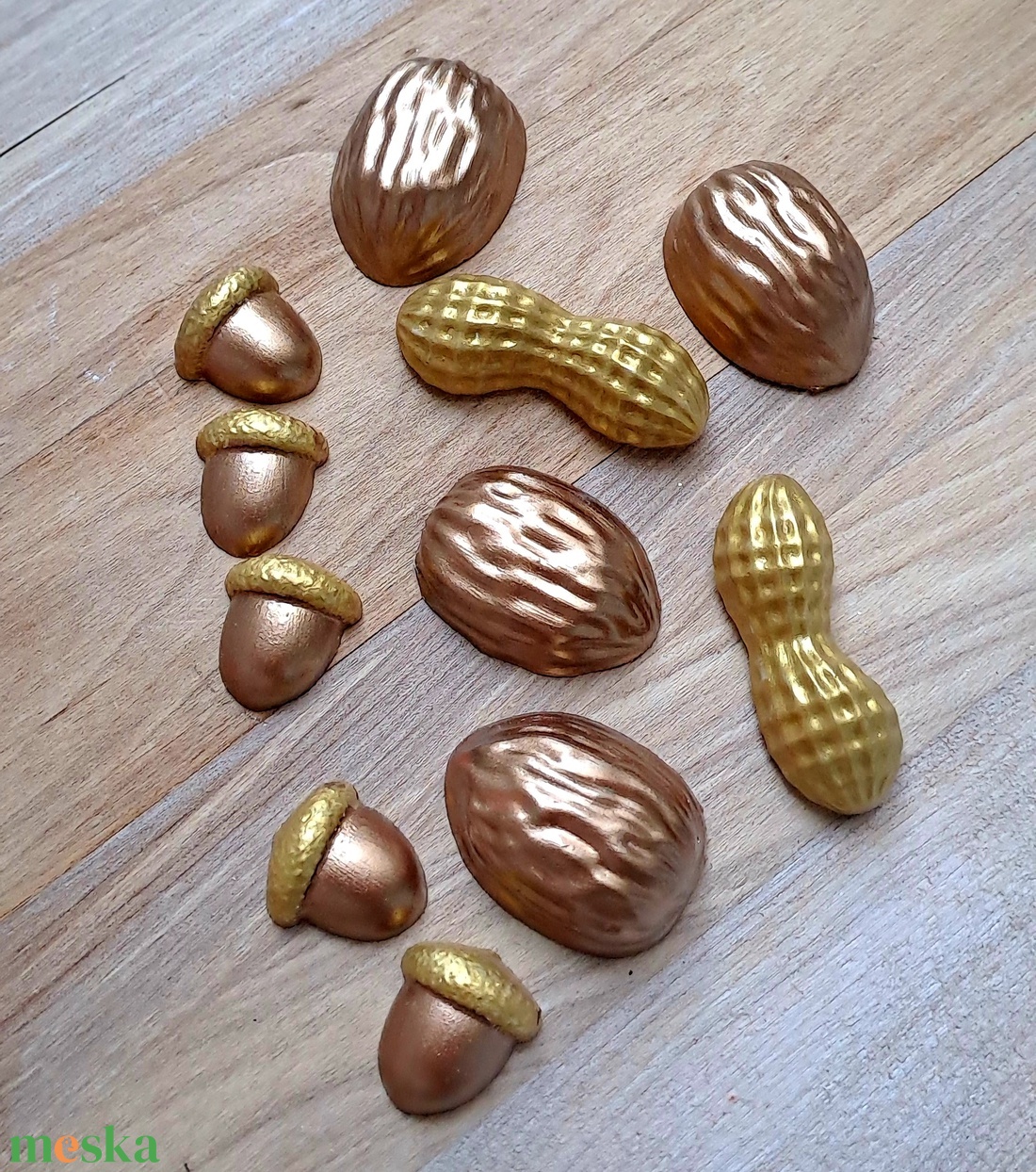 Fémes termés válogatás kerámiaporból � Őszi/Téli dekorációs kellék szett (11 db) bronz és arany színben - karácsony - karácsonyi lakásdekoráció - karácsonyi manók, figurák - Meska.hu