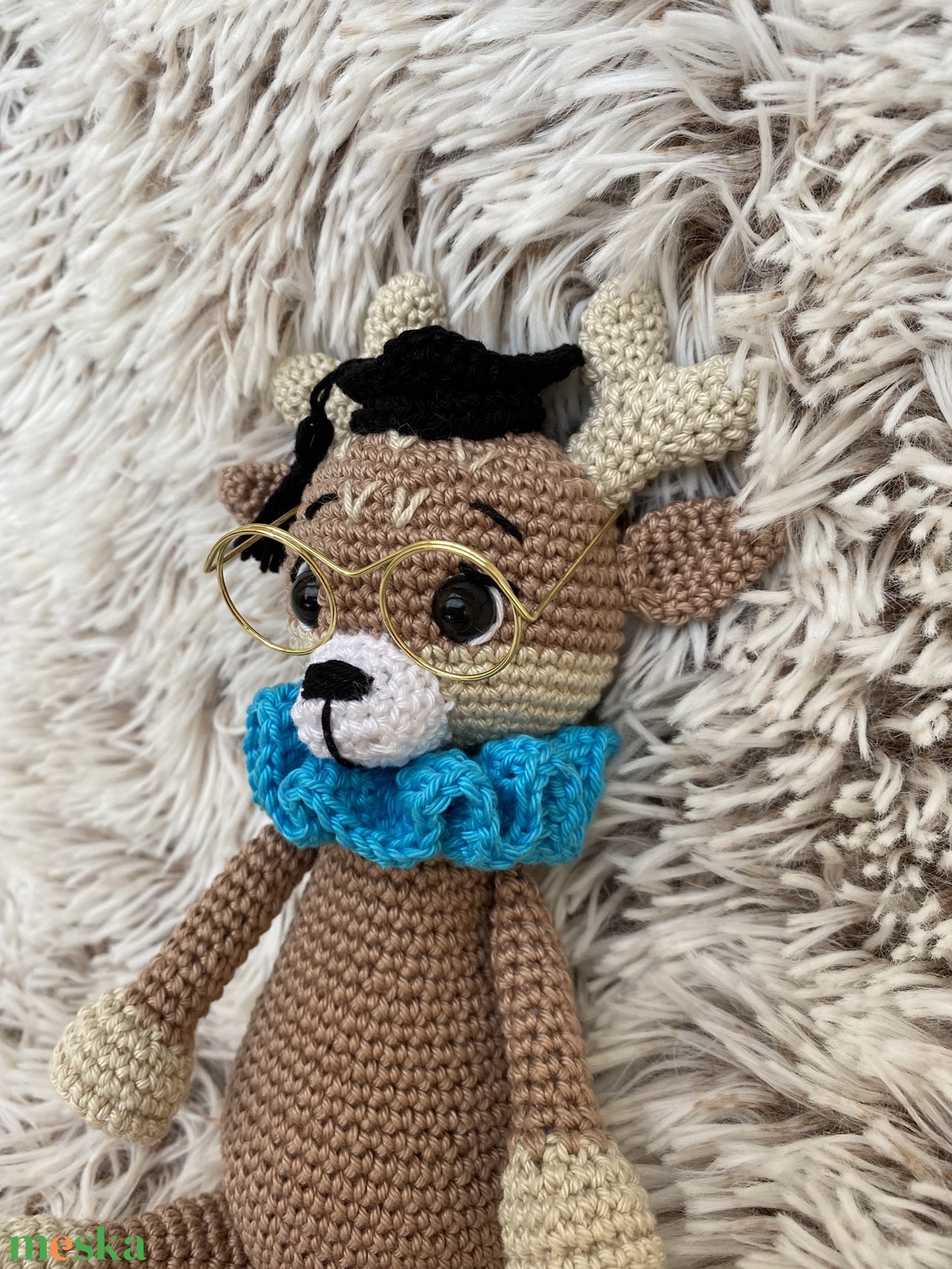 Horgolt szemüveges őzike ballagásra amigurumi - játék & sport - plüssállat & játékfigura - más figura - Meska.hu