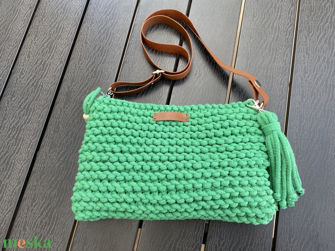 Amaya zöld kötött crossbody táska - táska & tok - kézitáska & válltáska - vállon átvethető táska - Meska.hu Amaya zöld kötött crossbody táska - táska & tok - kézitáska & válltáska - vállon átvethető táska - Meska.hu