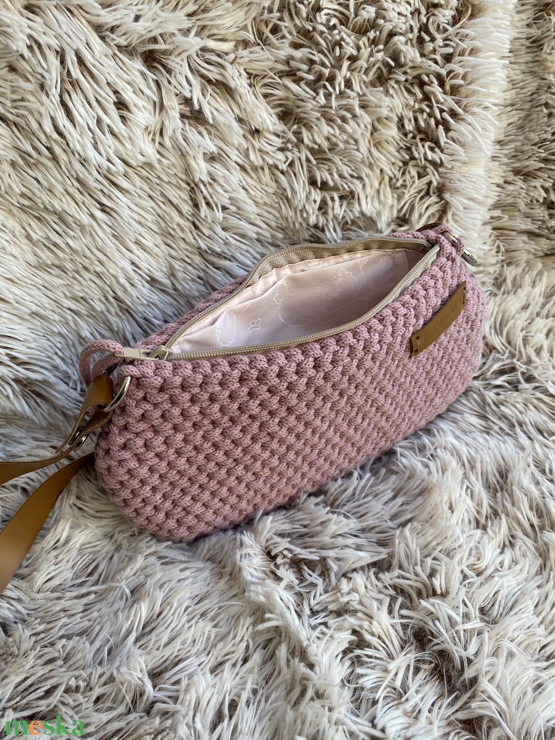 Rose rózsaszín elegáns horgolt crossbody táska - táska & tok - kézitáska & válltáska - vállon átvethető táska - Meska.hu Rose rózsaszín elegáns horgolt crossbody táska - táska & tok - kézitáska & válltáska - vállon átvethető táska - Meska.hu